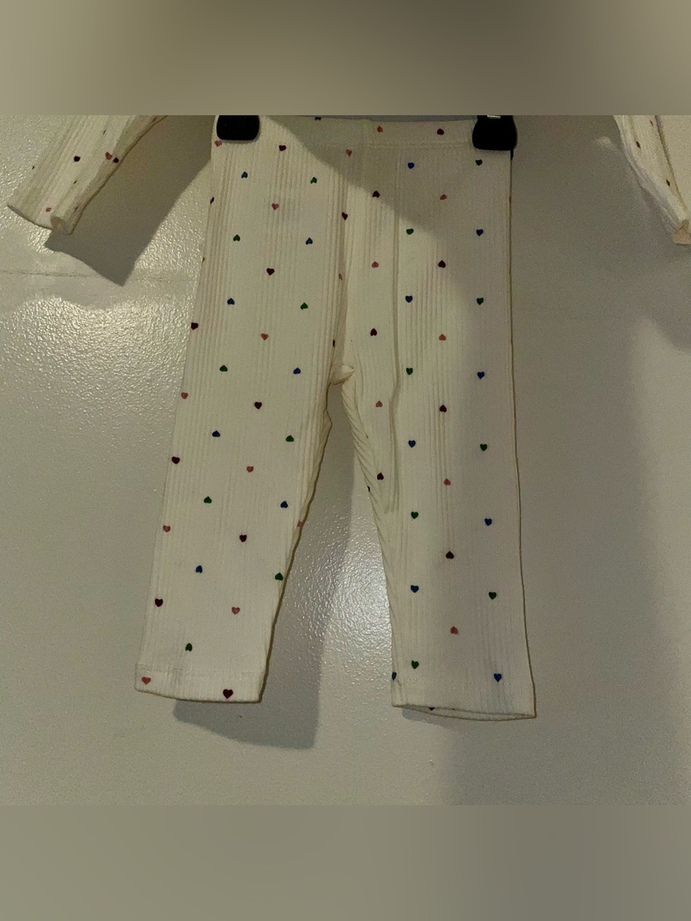 GAP White Ribbed Heart Set with Multicolor Hearts - Picture 5 of 6